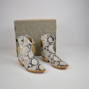 12 inch circumference boots